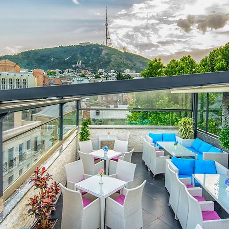 River Side Hotel Tbilisi Buitenkant foto Sky Bar